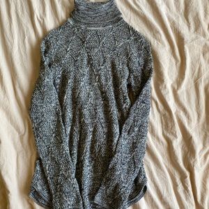 KNIT TURTLENECK